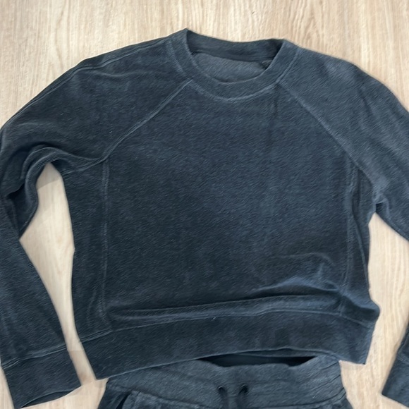 Lululemon 2 pieces terry jogger suit - size 4 - Picture 3 of 4